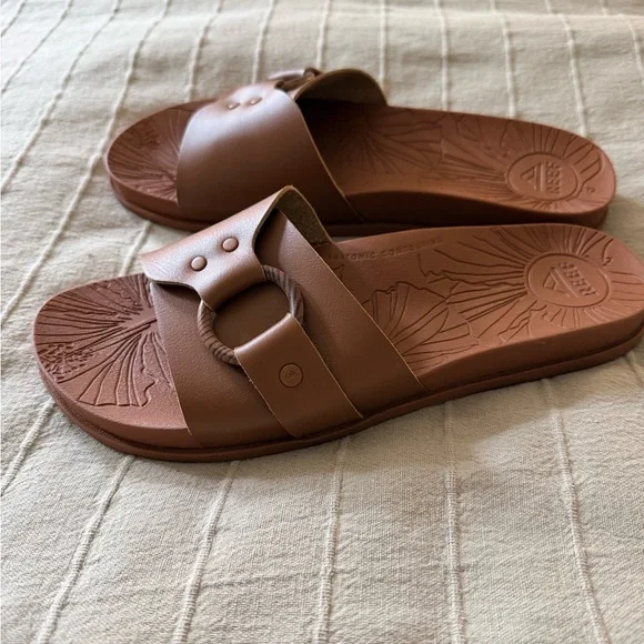 Reef Vista SoHo Cruz tan Slide Sandals - Picture 4 of 5
